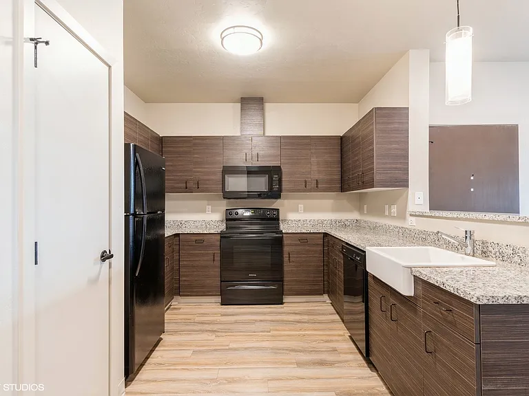 Eagle Valley Ranch Apartments — Photo 13