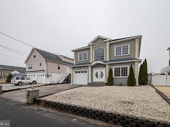 4th image of 27 W Mohawk Dr