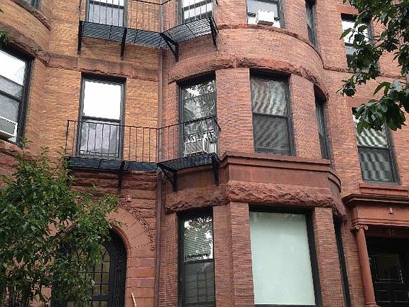 4th image of 18 Mountfort St