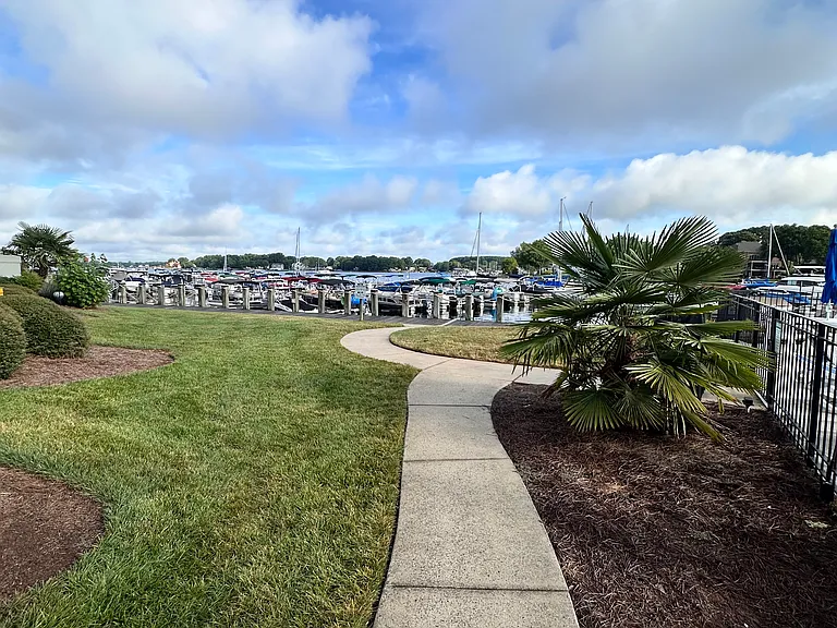 18713 Vineyard Point Ln — Photo 18