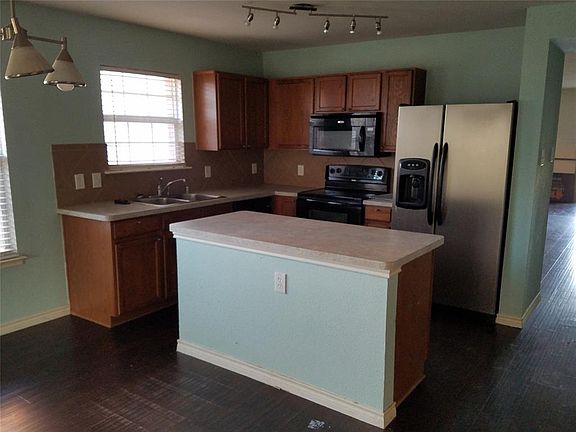 3rd image of 2416 Gabriel Dr