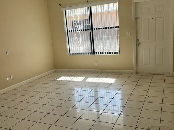 913 SW 4th Ter #2, Hallandale, FL 33009