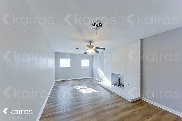 4405 Crockett St — Photo 4
