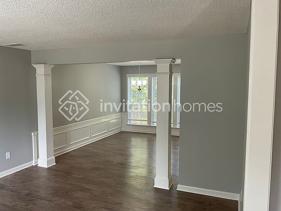 2nd image of 659 Glenbarrett Ct NE