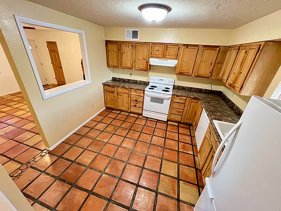 5th image of 1724 E Amador Ave