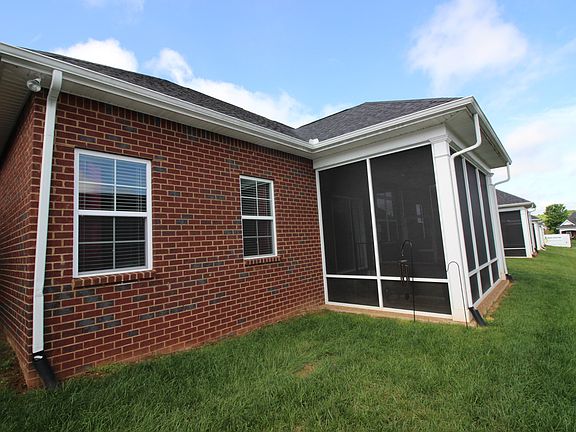 5th image of 109 Cottage Trce