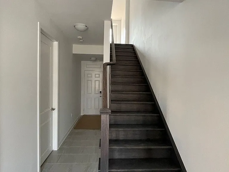 1380 William Halton Pkwy W — Photo 4