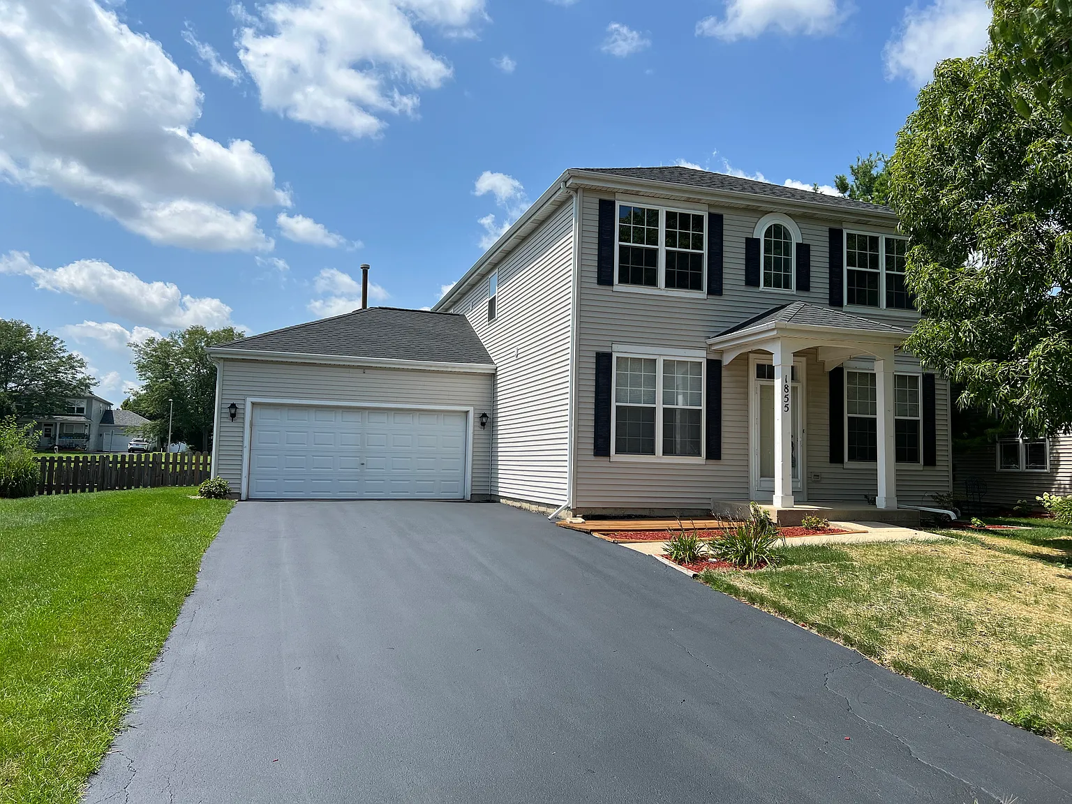 3 bed, 2.5 bath, 1934 sqft, $2,800 — Photo 1