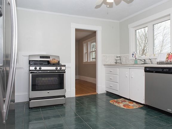 3rd image of 4 Stoddard St