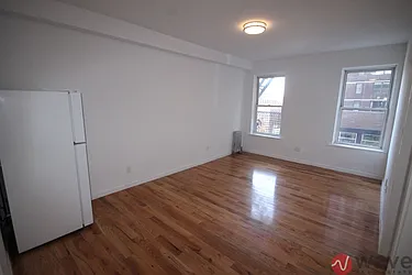 Rented by Wave Real Estate Group