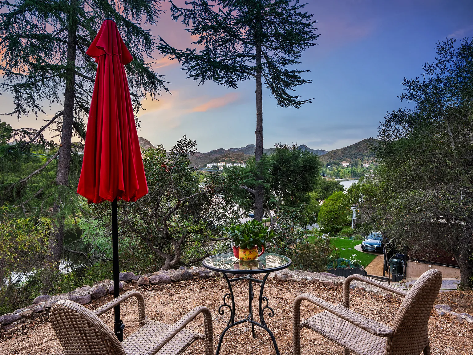 2 bed, 815 sqft, $6,850 — Photo 4