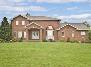 5745 Canyon View Dr, Painesville, OH