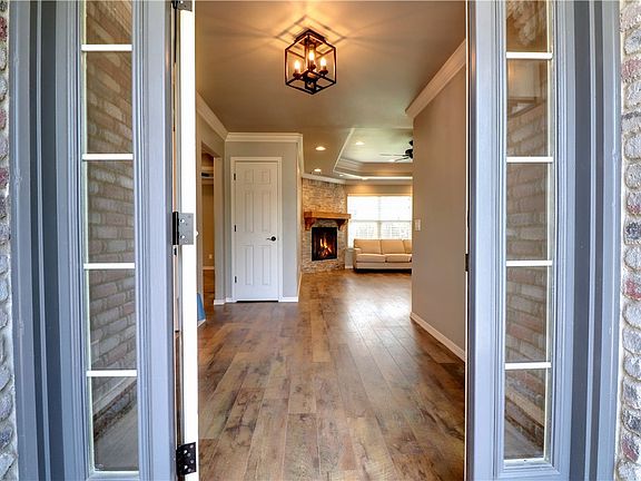 5th image of 14 Hillswick Dr