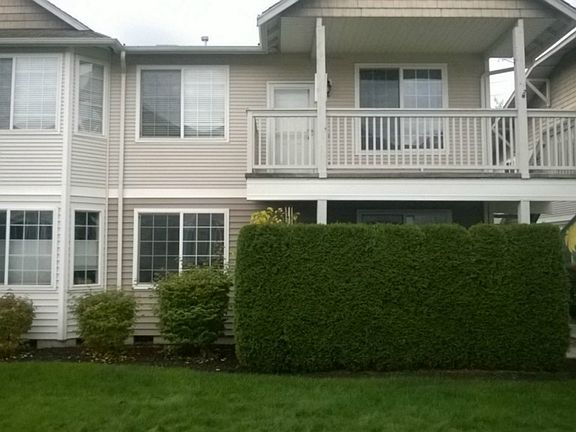 2nd image of 1002 9th Ave SE APT B101