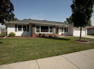 620 W McKinley Ave, Little Chute, WI 54140