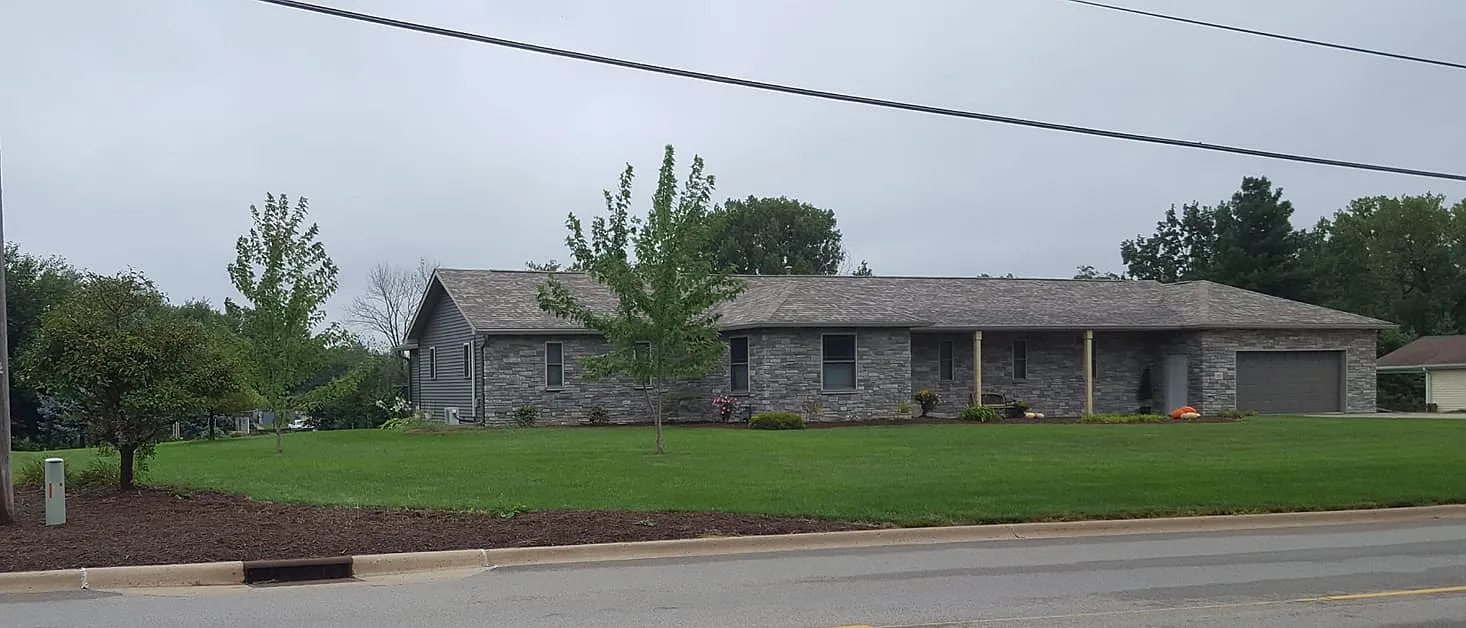 215 S Cummings Ln photo 1