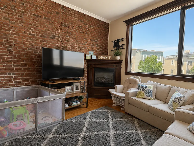 410 E 3rd St #1 — Photo 5