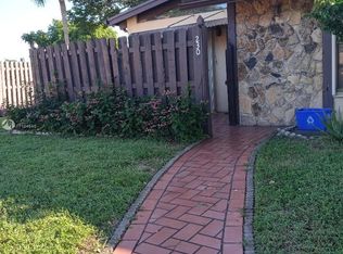 230 Briarwood Cir #1-11, Hollywood, FL 33024