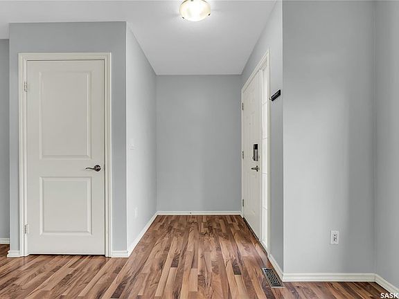 5th image of 415 Lynd Cres #213