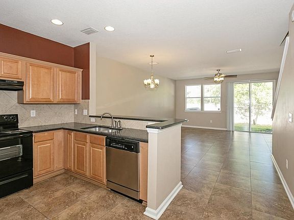 4th image of 2300 Sunset Bluff Dr