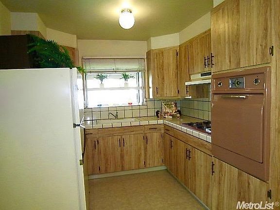 5th image of 7532 Larkspur Ln