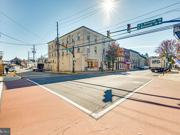 4th image of 302-6 W Main St