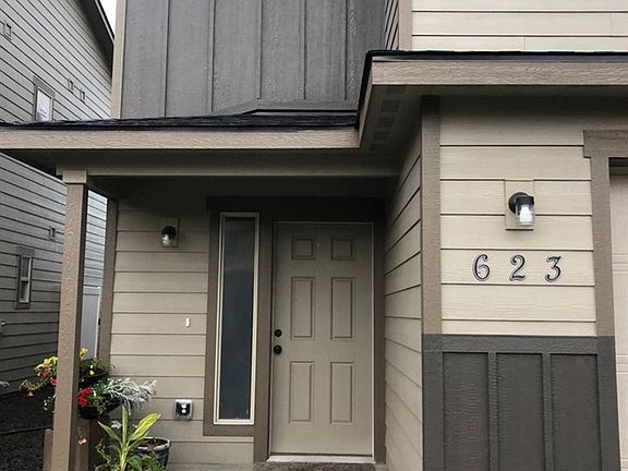 4th image of 623 S Chronicle Ln #1