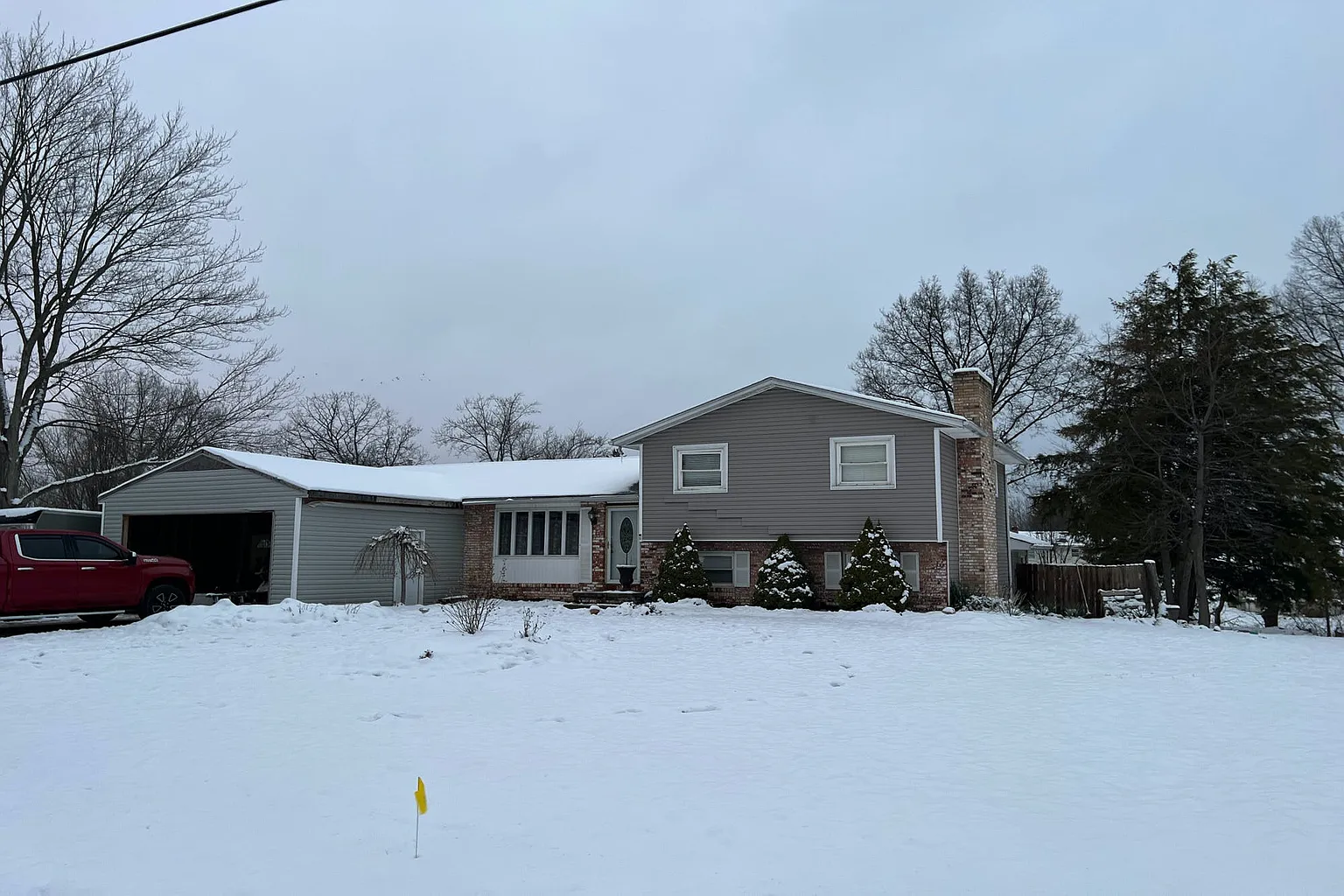 7433 Klingston St NW photo 1