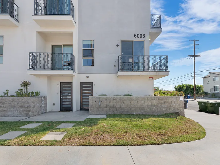 6006 N Klump Ave — Photo 3