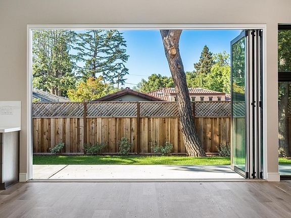 2nd image of 931 Loraine Ave
