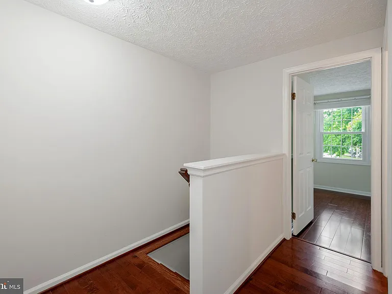 6324 Lightburn Ct — Photo 23