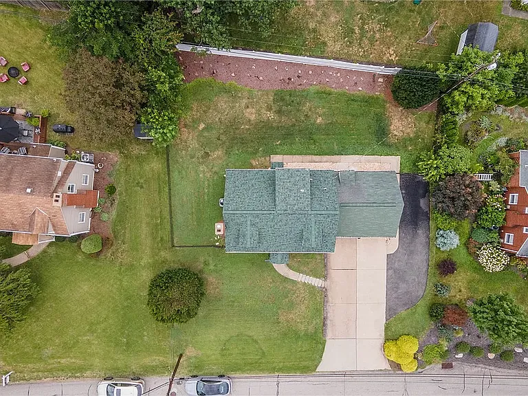 20 Locust Ln — Photo 25