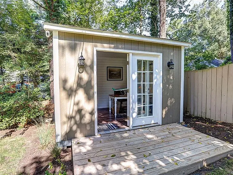 1204 Bobbiedell Ln — Photo 16