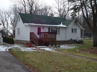 1712 S Shore Dr, Delavan, WI 53115