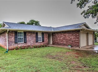 2428 Ridge Run Dr, Blanchard, OK 73010