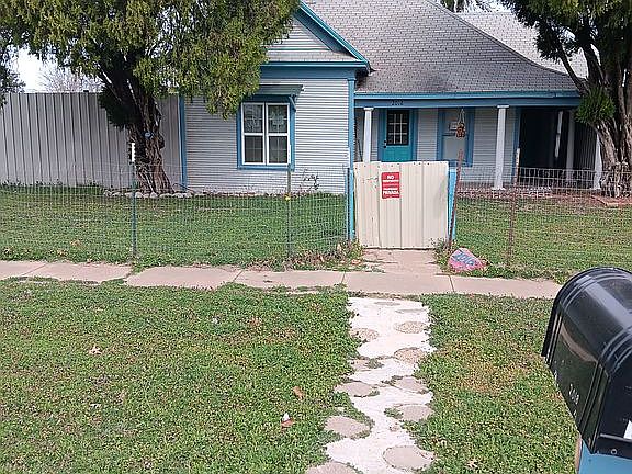 Paradise st looking at the house