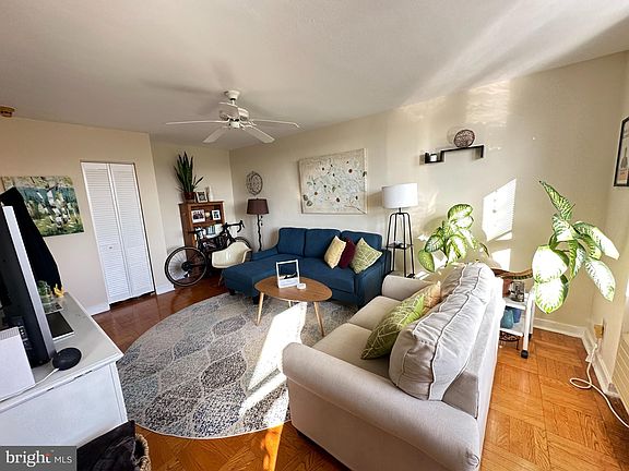 5th image of 2601 Pennsylvania Ave APT 745