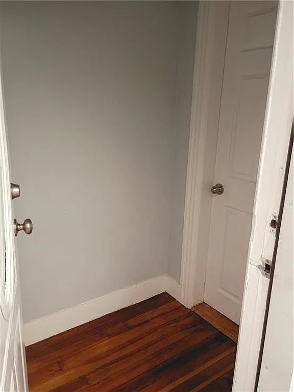 3 bed, 1.0 bath, 1200 sqft, $2,000 — Photo 4