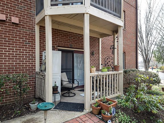 5th image of 1325 Branchlands Dr APT E