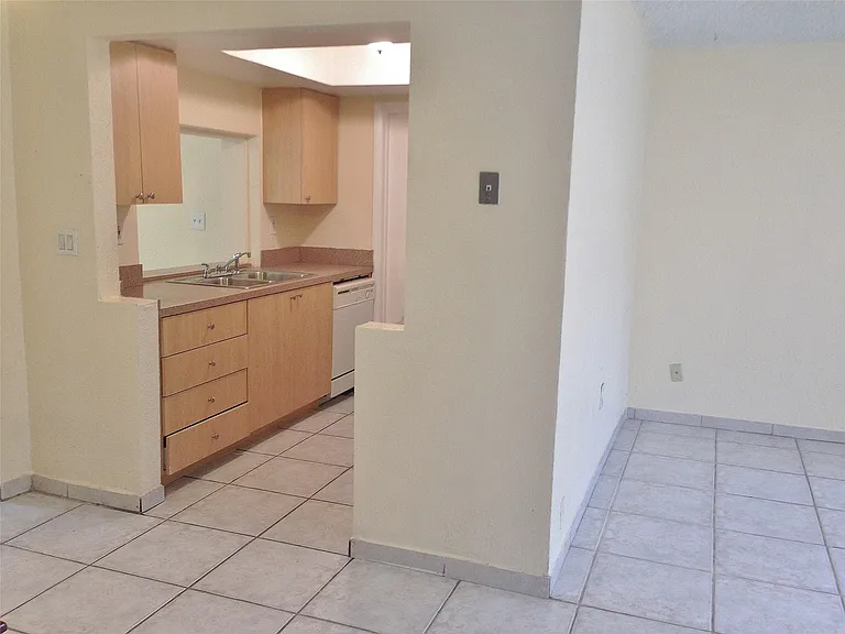 7510 NW 23rd St — Photo 11