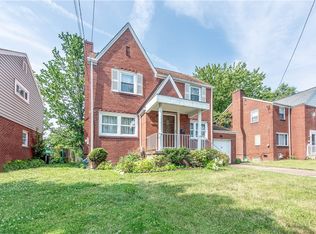 470 Summit Dr, Pittsburgh, PA 15228