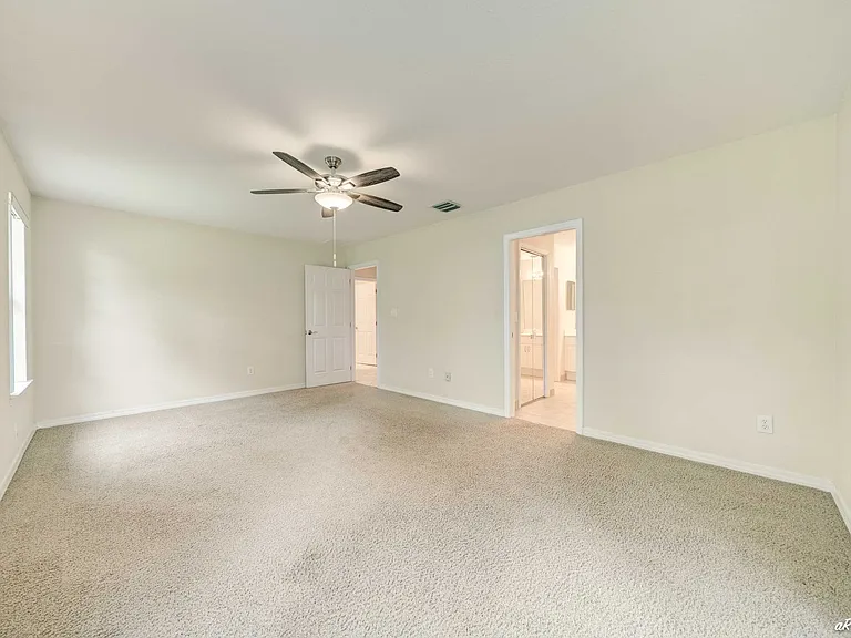 106 Middleburg Dr — Photo 16