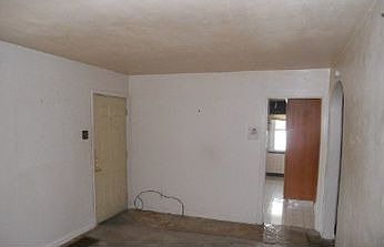 5th image of 101 Henquin Dr