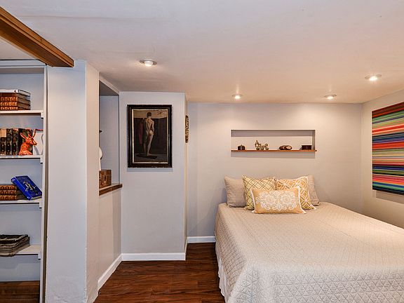 5th image of 2056 Huntington Ave