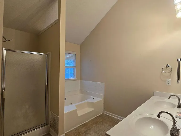 5195 Miller Woods Trl — Photo 17