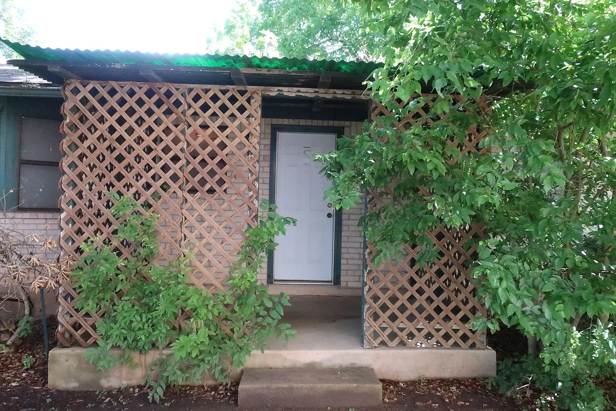 Building Photo - 1274 Hillcrest Dr