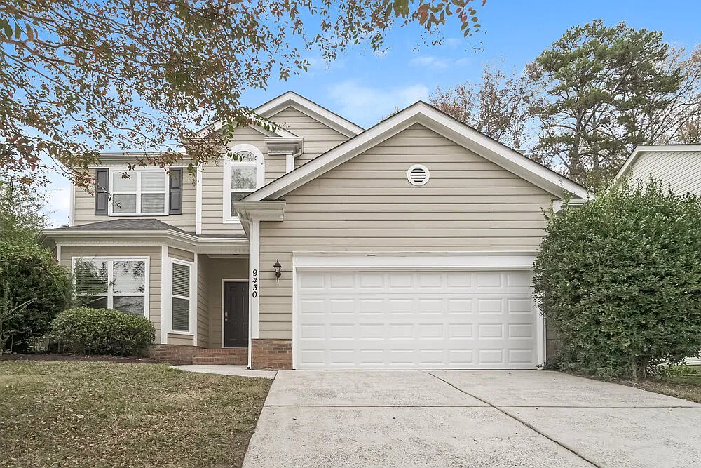 4 bed, 2.5 bath, 2380 sqft, $2,360 — Photo 1