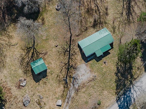 3rd image of 348 Hollow Rd