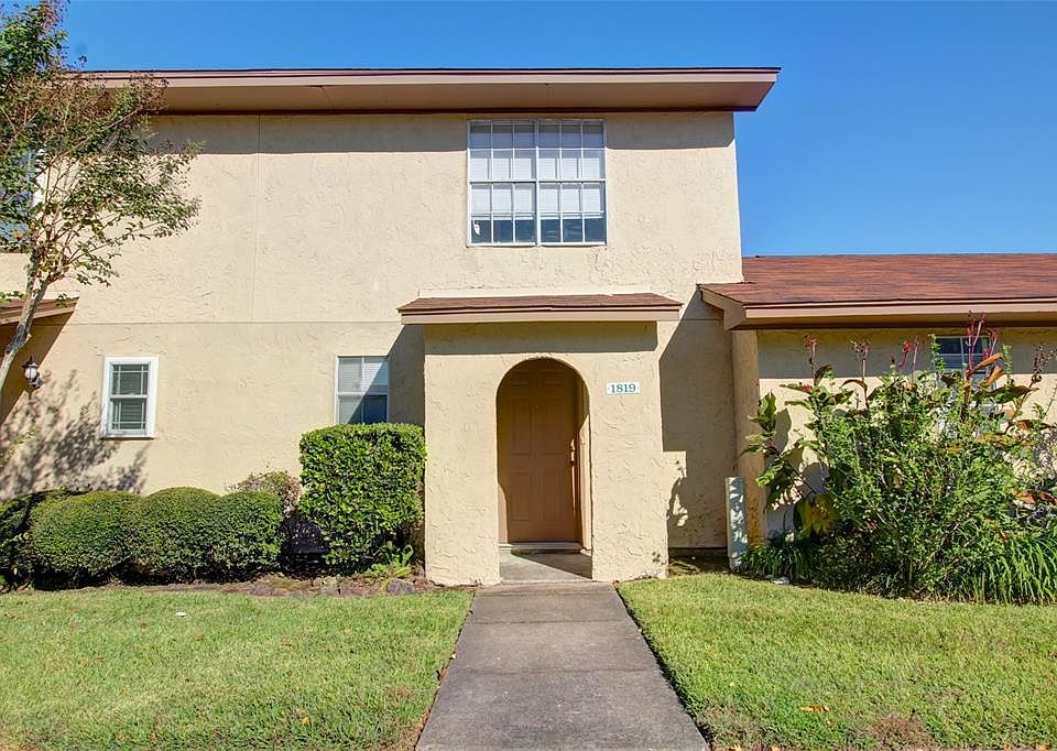 1st image of 1819 Country Village Blvd