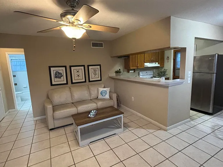 419 Madison Ave #102 — Photo 4